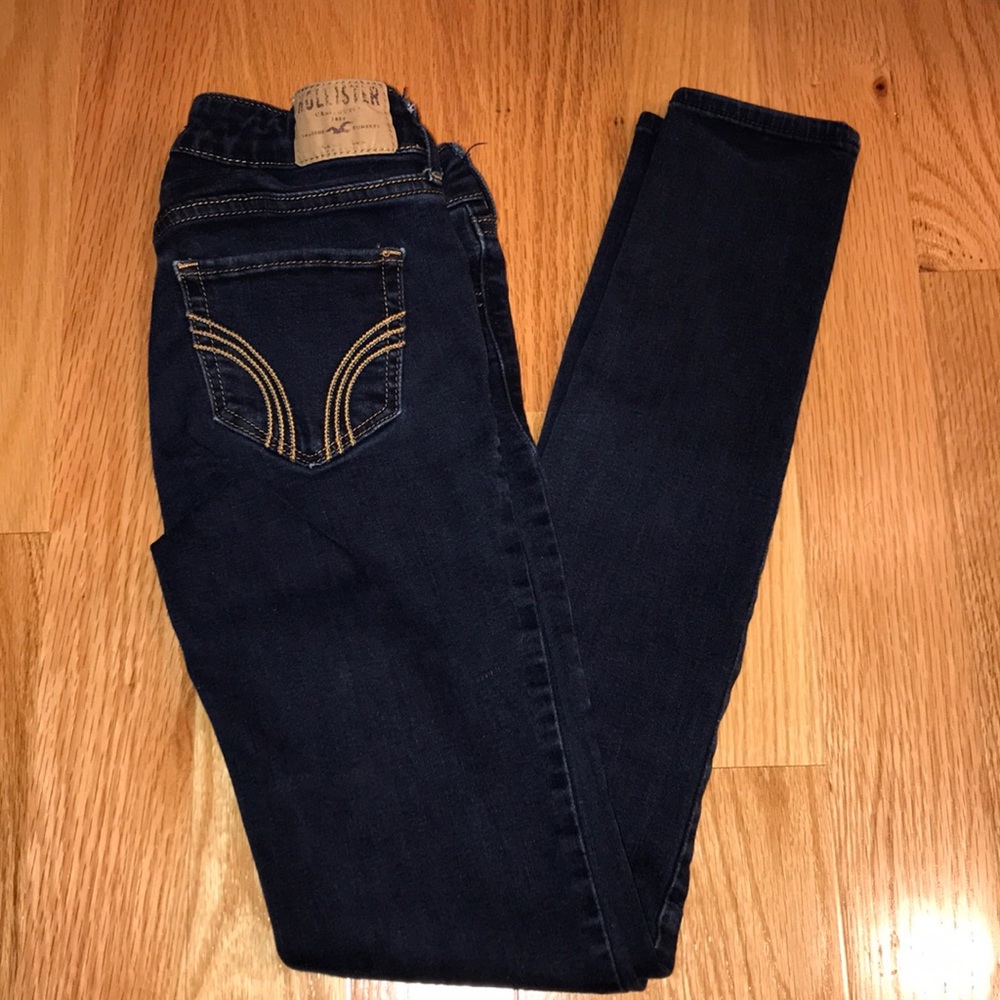 EUC Dark wash Hollister 1R Super Skinny Jeans